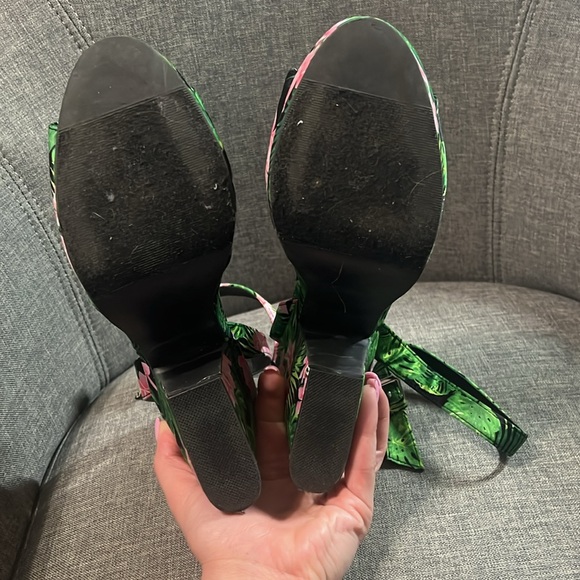 Floral heels - Picture 4 of 4